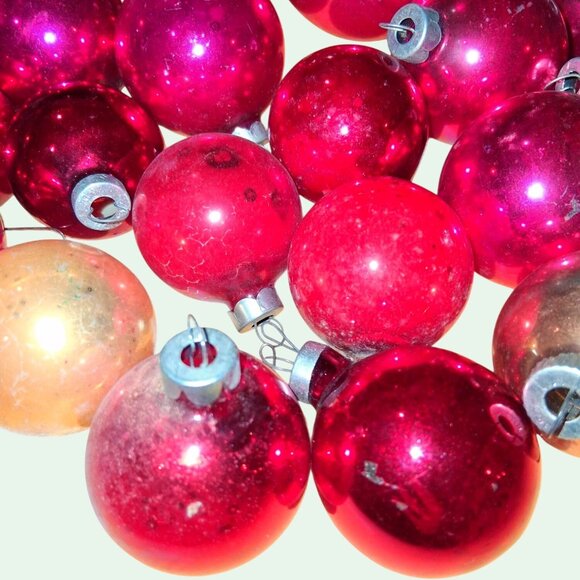 Vintage Glass Christmas Ornaments 22 Red Gold Shiny Baubles For Tree Decoration - Picture 2 of 7
